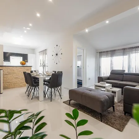Appartamento Apartmant Shine Luxury