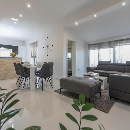 Appartement Apartmant Shine Luxury Maslenica