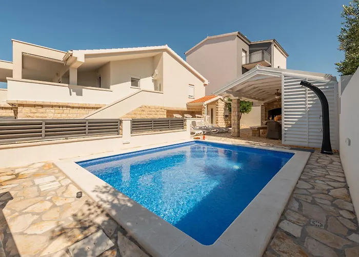 Apartmant Shine Luxury * Maslenica