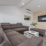 公寓 Apartmant Shine Luxury 马斯莱尼察