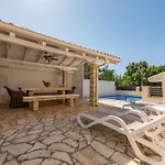Apartmant Shine Luxury Maslenica