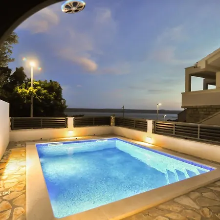 Apartmant Shine Luxury Privat Pool & Jacuzzi Maslenica