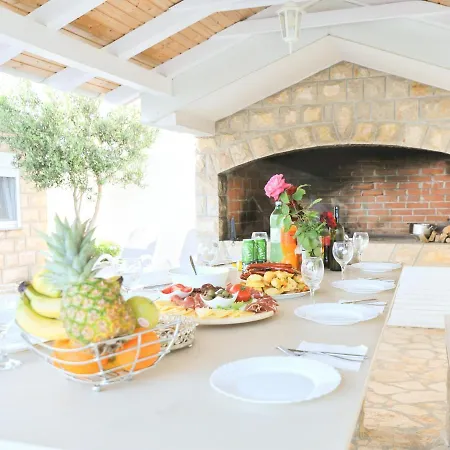 Apartmant Shine Luxury Privat Pool & Jacuzzi * 马斯莱尼察
