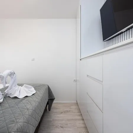 Apartmant Shine Luxury Privat Pool & Jacuzzi * Maslenica