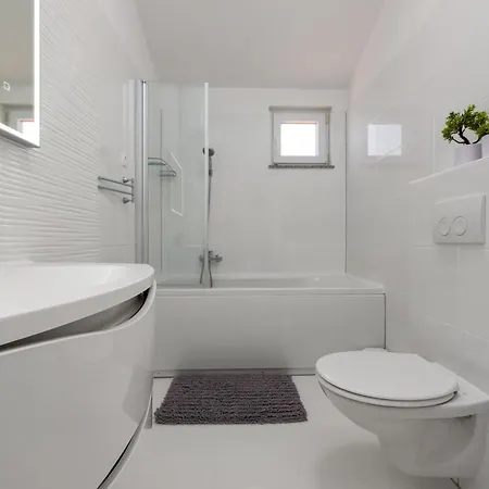 Apartmant Shine Luxury Privat Pool & Jacuzzi