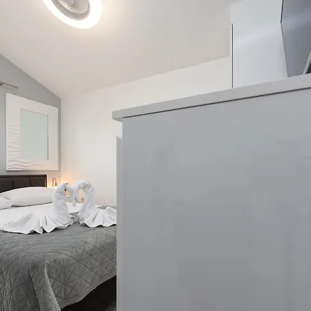 Apartament Apartmant Shine Luxury Maslenica