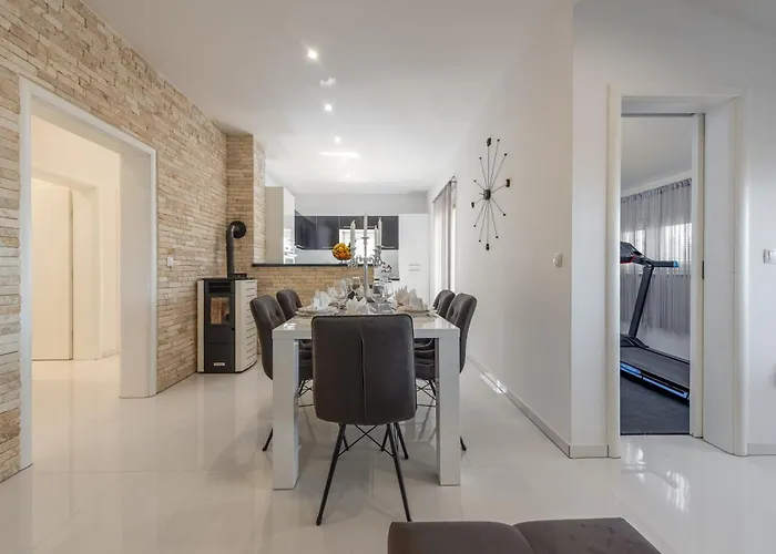 Apartmant Shine Luxury Apartment